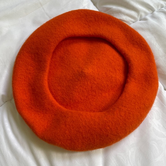Orange beret - Picture 2 of 2